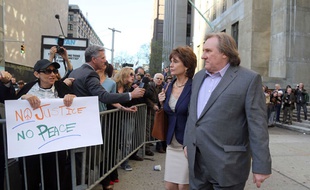 Gerard Depardieu et Jacqueline Bisset sur le tournage du film d'Abel Ferrara Welcome to New York, le 3 mai 2013, à New York