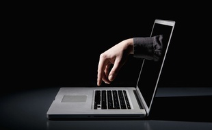 Les dangers du Web. Image d'illustration.