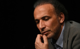 Tariq Ramadan reconnaît avoir eu une «relation» avec une de ses accusatrices qui a livré aux enquêteurs une robe tachée de sperme.