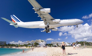 Un avion se pose à Saint-Martin (illustration).