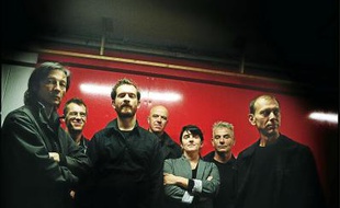 Poètes, musiciens, chanteurs, les Têtes Raides sont des artistes avant tout.