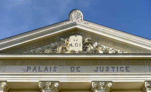 Un palis de justice. Illustration.