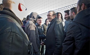 Le président bordelais est allé à la rencontre des ultras qui manifestaient leur mécontentement, hier, au Haillan.