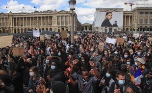 Des manifestants place de la Concorde, le 6 juin 2020