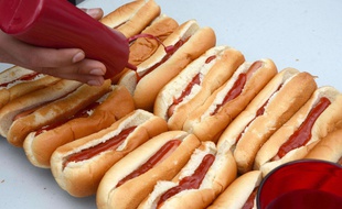 Des hot-dogs (illustration).