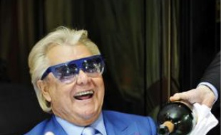 Michou, prêt à célébrer son anniversaire.