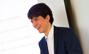 A 17 ans, Hugo Sbai, a déjà plusieurs vies d'étudiant derrière lui.