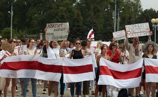 Environ 2.000 femmes ont participé à une manifestation contre le pouvoir en place en Biélorussie, le samedi 19 septembre 2020. Plus de 300 ont été arrêtées.