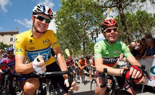 Bradley Wiggins (à gauche) et Cadel Evans lors du dernier Critérium du Dauphiné, à Lamastre, le 5 juin 2012.