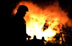 Un château détruit par un incendie, sa propriétaire retrouvée morte en Giro…