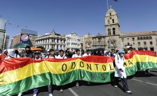 La Centrale ouvrière de Bolivie (COB), plus important syndicat du pays, a conclu vendredi trois jours de grèves et manifestations pour des revendications salariales, indiquant qu'elle réfléchissait à de nouvelles actions pour la semaine prochaine.
