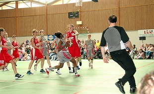 Les joueuses d'Oye-Plage (rouge) avaient battu l'UFNA Nantes en finale 2012.