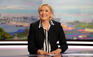 Marine Le Pen, la candidate frontiste était au JT de 20 heures de TF1, le 2 mai 2017.