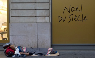 Illustration d'un SDF dans les rues de Paris.