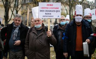 Des restaurateurs manifestent à Paris, le 14 décembre 2020.