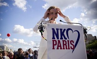 Le 30 juin 2013. Nathalie Kosciusko-Morizet (UMP) donne un meeting place de la Bastille en vue des élections municipales de Paris.
