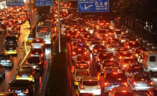 Un tiers des villes chinoises ne remplissent pas les critères minima de qualité de l'air en raison du boom de l'industrie automobile, a annoncé le ministère de l'Environnement dans son premier rapport sur l'impact des voitures sur la pollution.