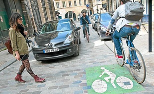 Une limitation à 30 km / h permettrait un meilleur partage de la voie publique.