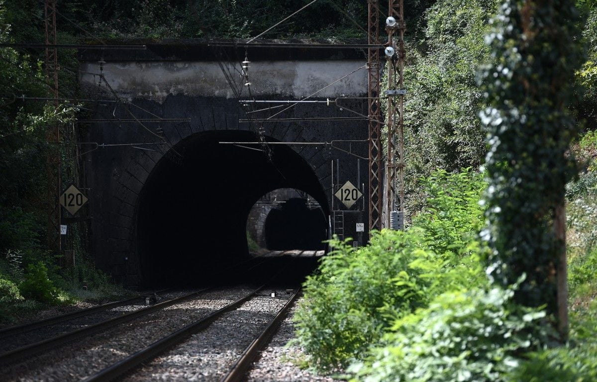 Gironde : Les premiers résultats de l'autopsie des deux adolescentes sont compatibles avec « un choc par un train »