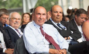 Serge Dassault (au premier plan), aux Universités d'été du Medef à Jouy-en-Josas, le 27 août 2014.