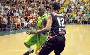 Preuve de son expérience en play-offs, Amara Sy s'était déjà révélé décisif lors du dernier titre de l'Asvel en 2009.