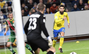 Le Suédois Jimmy Durmaz face à la Bulgarie, lors d'un match éliminatoire de la Coupe du monde 2018, le 10 octobre 2016 à Solna.