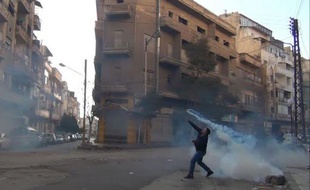 Les forces de sécurité ont tué jeudi au moins 25 personnes en Syrie, y compris dans des villes où les observateurs de la Ligue arabe étaient en mission pour surveiller la situation dans ce pays secoué par une révolte populaire, alors que de nouvelles manifestations sont prévues vendredi.