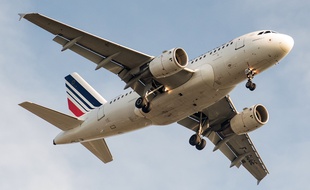 Illustration d'un avion Air France à l'aéroport de Roissy.