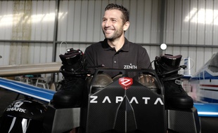 Franky Zapata est l'inventeur du flyboard avec lequel il tentera la traversée de la Manche