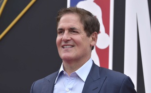 Le propriétaire des Dallas Mavericks Mark Cuban, le 25 juin 2019 à Santa Monica, en Californie.