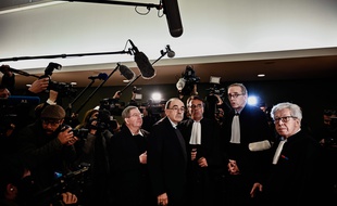 Le cardinal Barbarin sera jugé jusqu'au 10 janvier pour non-dénonciation d'agressions sexuelles sur mineurs. JEFF PACHOUD / AFP