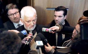 Maurice Boisart, maire de Cousolre, à sa sortie du tribunal d'Avesnes-sur-Helpe où il a été jugé, le 17 février 2012