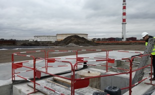 A Reichstett au nord de Strasbourg en septembre 2017, sur l'ancien site pétrolier reconverti en site de travaux de géothermie profonde.