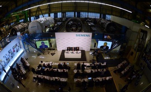 Le géant industriel allemand Siemens, rattrapé par la conjoncture économique morose, a dévoilé jeudi un important plan d'économies de 6 milliards d'euros pour regagner en rentabilité et se recentrer sur ses coeurs de métier.