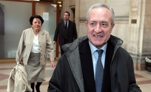 Considérant que le député-maire Jean Tiberi était bien "l'instigateur" de la fraude électorale commise à la mairie du Ve arrondissement de Paris, le procureur a requis lundi à son encontre une peine de cinq ans d'inéligibilité, à la hauteur de "la gifle" infligée aux électeurs.