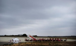 Aucun bruit dans le hall, pas un client aux comptoirs d'embarquement: à Huesca, dans les Pyrénées espagnoles, un aéroport fantôme attend les hypothétiques voyageurs, symbole d'un pays en crise après avoir construit à tout-va pendant la bulle immobilière.