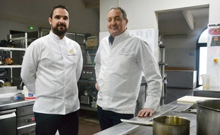 Julien Sahnoune, chef du Disini (à gauche) et Jacques Mazerand, chef du Mazerand (à droite) participeront au concours.