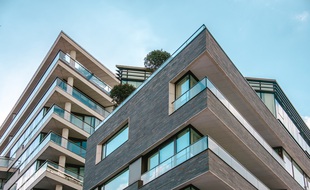 Les avantages d'une rénovation énergétique sont multiples.