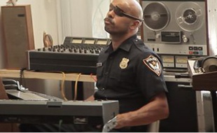 Eric Judor dans Wrong Cops