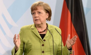 Angela Merkel ne souhaitait pas sa victoire. Mais le socialiste François Hollande, vainqueur de la présidentielle française, et la chancelière conservatrice n'ont d'autre choix que de s'entendre et pourraient même former un tandem harmonieux, estimait-on dimanche à Berlin.