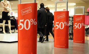 Les soldes d'hiver au centre commercial Velizy 2 en janvier 2012.