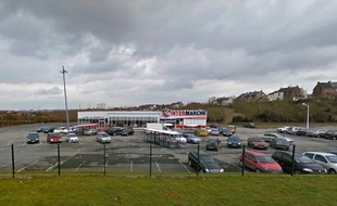 Après l'incendie, le préjudice est très élevé pour l'Intermarché d'Hautmont.