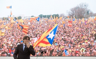Carles Puigdemont en meeting à Perpignan