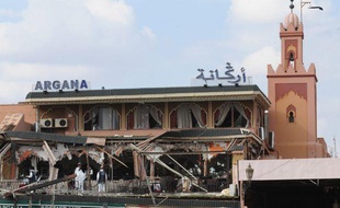 Le café Argana, à Marrakech (Maroc), éventré par l'explosion d'une bombe, le 27 avril 2011.