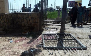 Un attentat suicide dans une mosquée du nord de l'Afghanistan à l'occasion de la prière de l'Aïd al-Adha, la fête musulmane du sacrifice, a fait au moins 32 morts vendredi, selon un nouveau bilan des autorités.