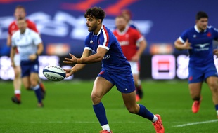 Romain Ntamack sera absent plusieurs après une fracture à la mâchoire.
