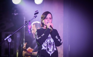Dolores O'Riordanen concert avec
The Cranberries le 20 mai 2017 à Londres