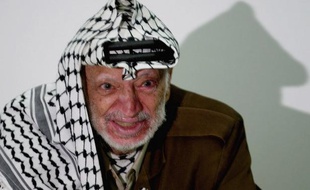 Yasser Arafat, décédé en 2004, aurait été empoisonné au polonium, une substance radioactive, selon les conclusions d'analyses effectuées dans un laboratoire en Suisse et citées dans un documentaire diffusé mardi par Al-Jazeera.