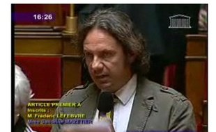 Capture d'écran de la retransmission des débats du 4 mai sur Hadopi. Ici, l'intervention de Frédéric Lefebvre, porte-parole et député UMP, à l'Assemblée nationale.