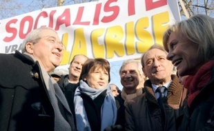 Le PS était partout présents dans ou le long des cortèges, comme à Paris autour de la première secrétaire Martine Aubry.